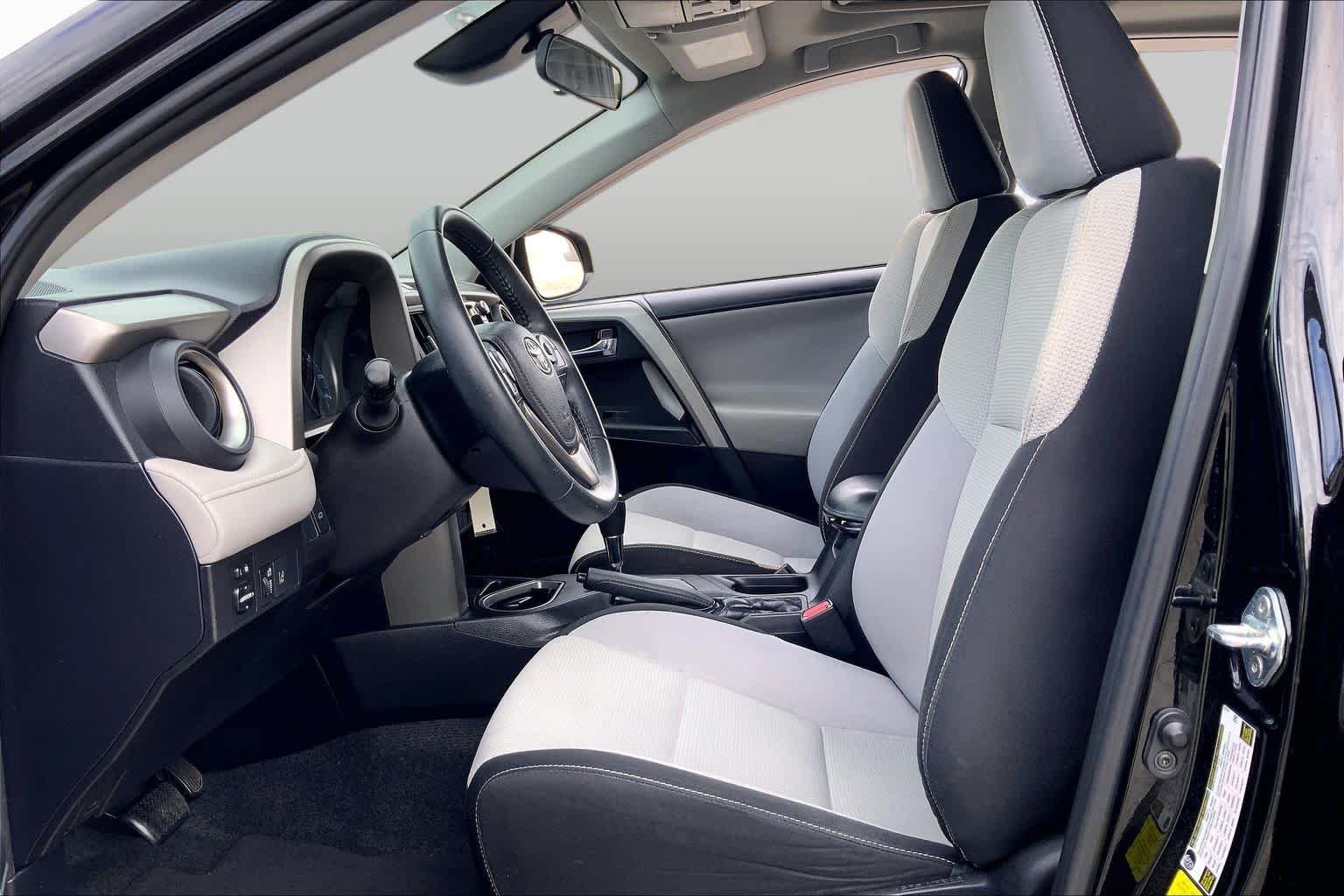 Used 2017 Black Toyota XLE image 8