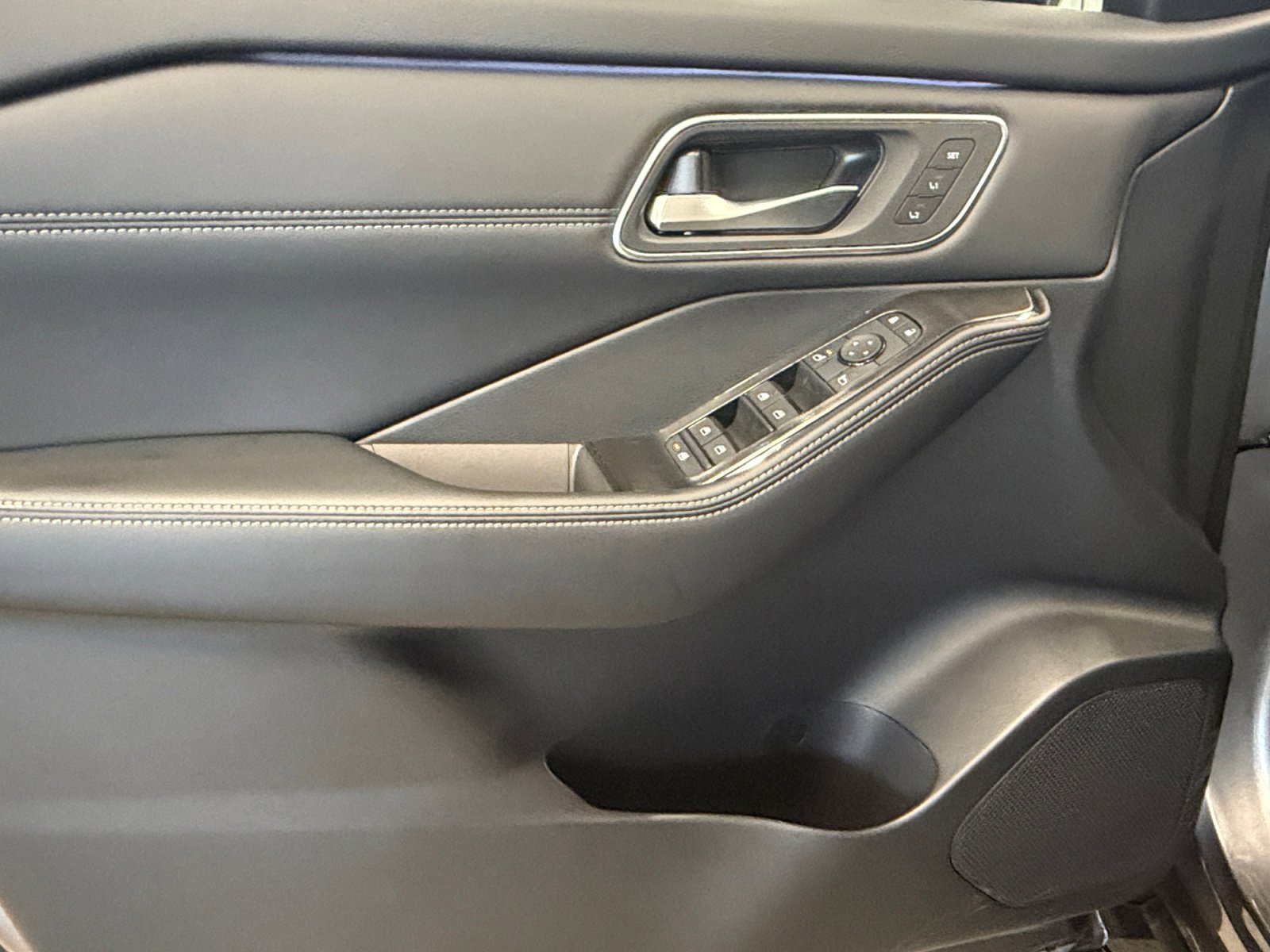 New 2026 Gun Metallic Nissan Platinum image 30