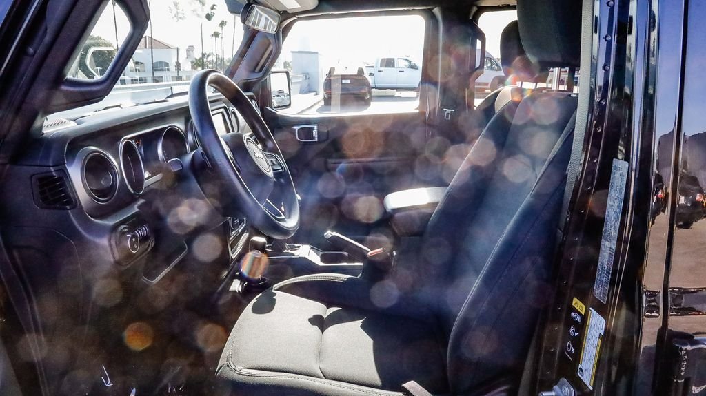 Used 2021 Black Clearcoat Jeep Sport image 22