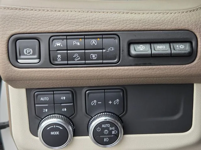Used 2022 White GMC Denali image 28