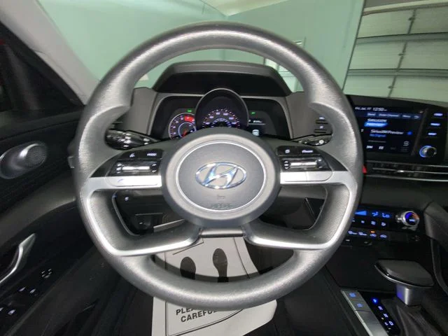 Used 2023 Red Hyundai SEL image 14