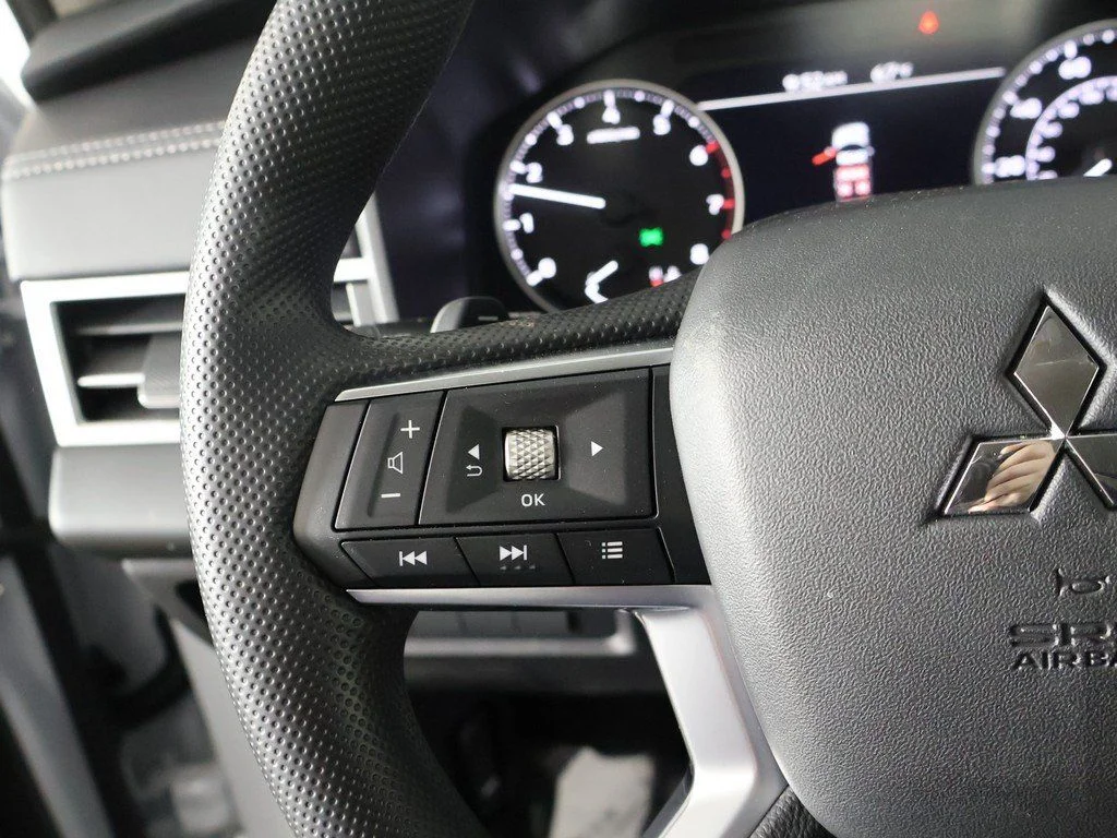 2026 Mitsubishi Outlander ES - Photo 37