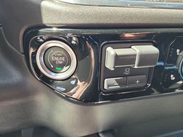 Used 2024 White Chevrolet RST image 25