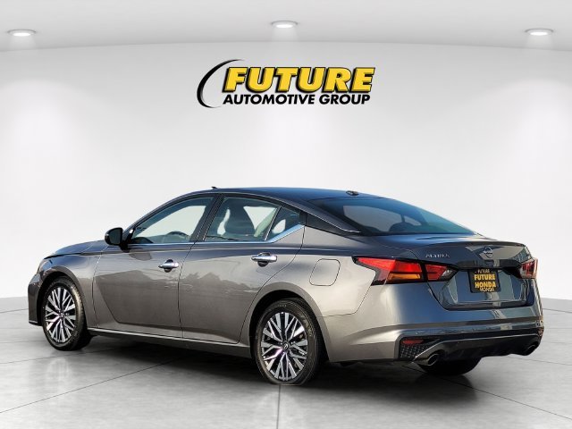 Used 2024 Gray Nissan 2.5 SV image 7