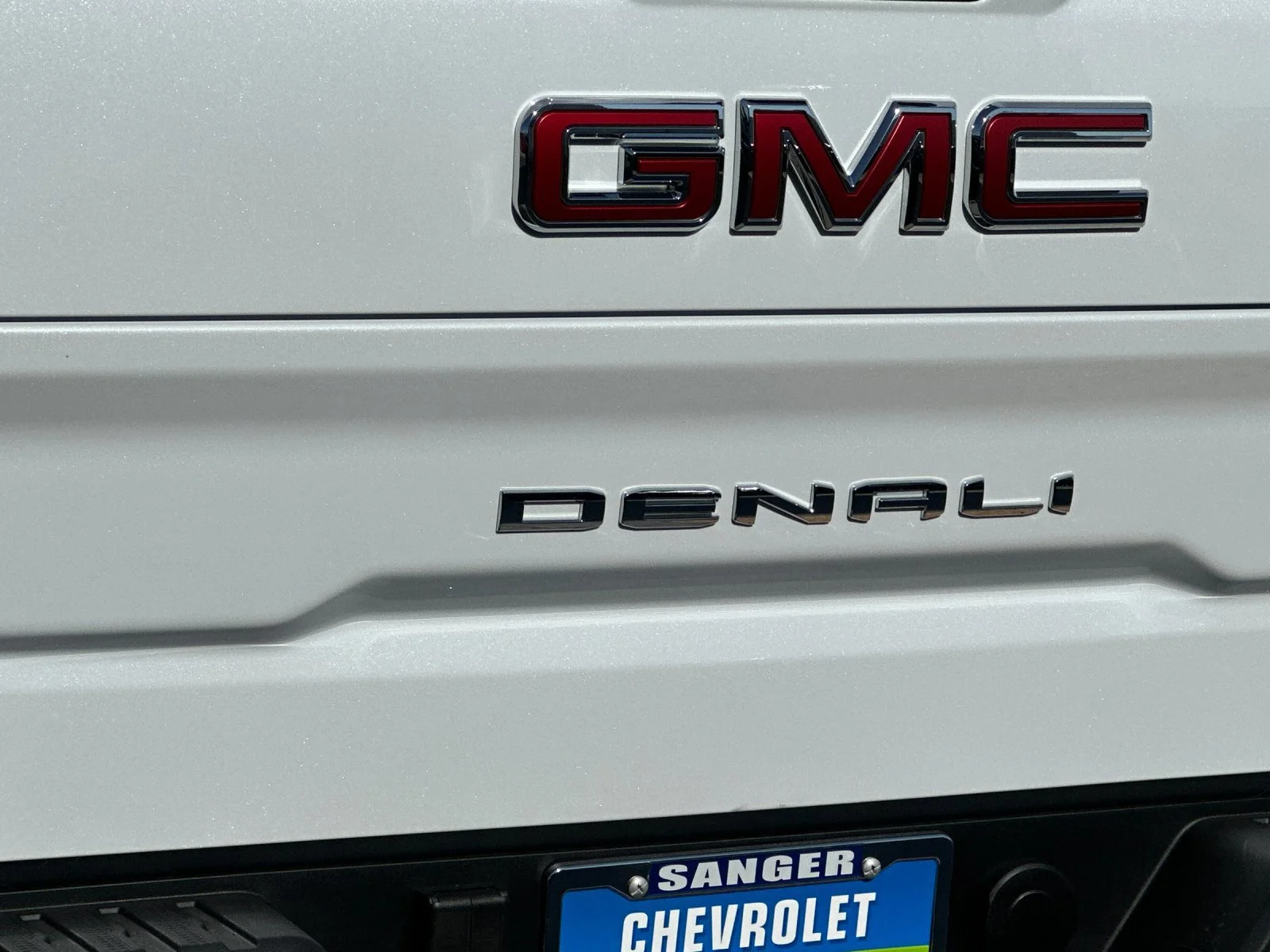 New 2026 Glacier White Tricoat GMC Denali image 24