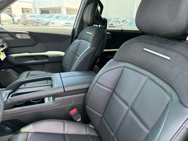 New 2027 White Kia SX-Prestige image 17