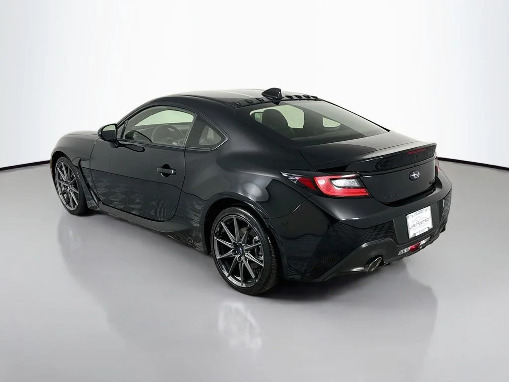 Used 2022 Crystal Black Silica Subaru Limited image 3