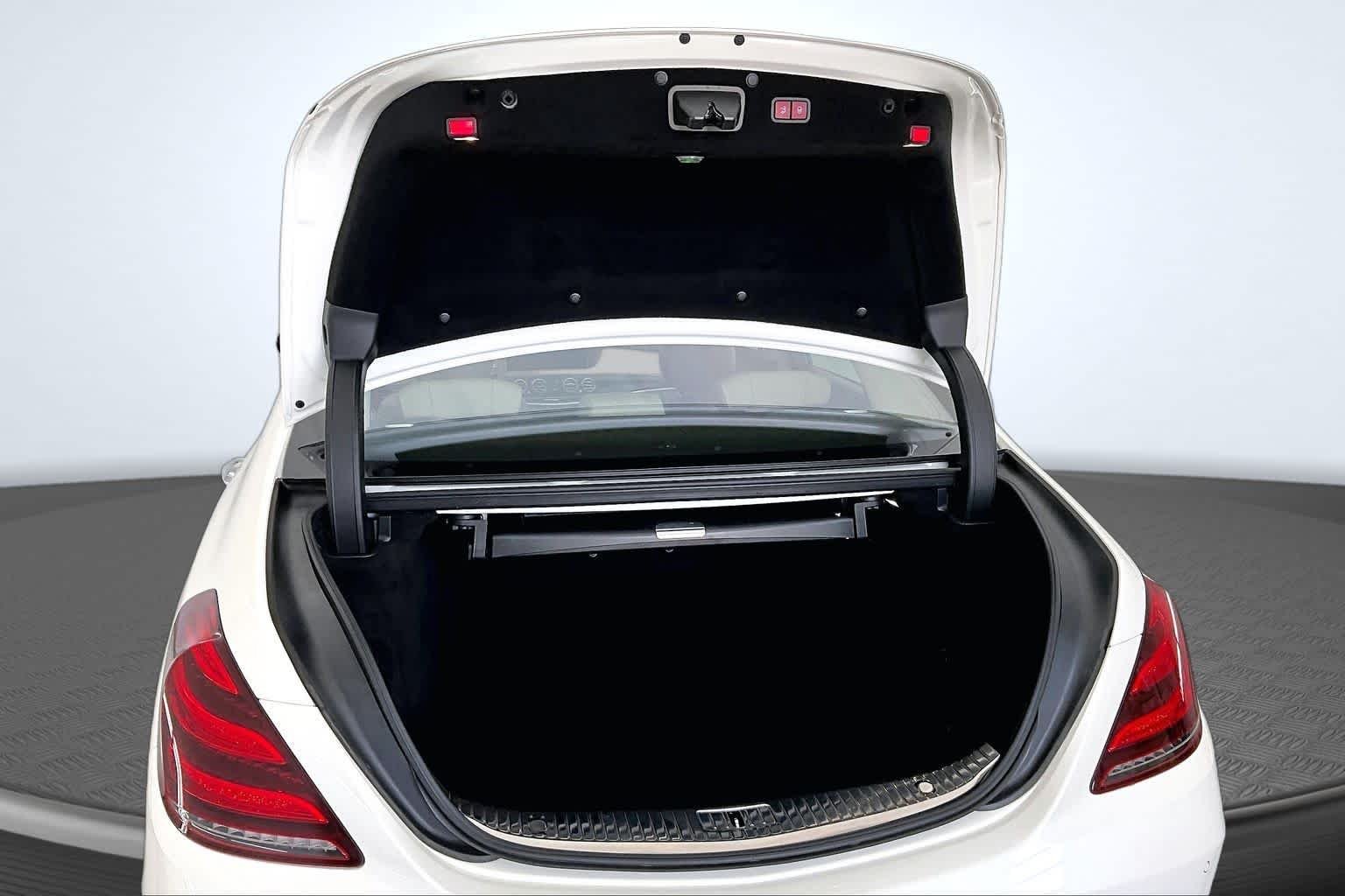 Used 2019 designo Diamond White Mercedes-Benz S 560 image 19