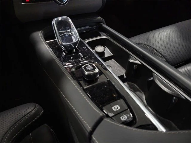 2025 Volvo XC90 Ultra - Photo 20