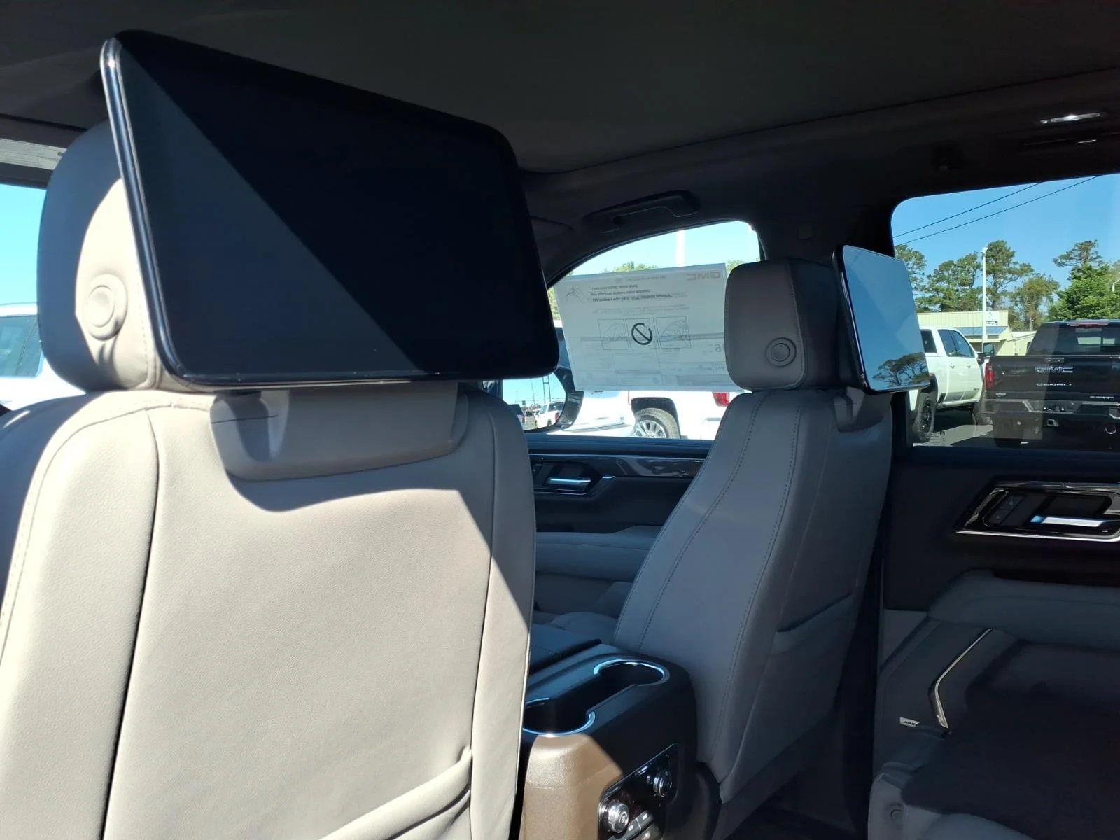 2027 GMC Yukon XL Elevation - Photo 9