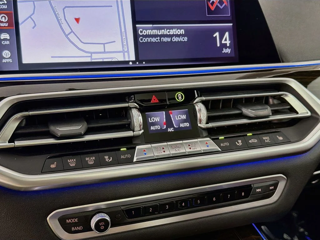 Used 2019 Gray BMW xDrive40i image 16