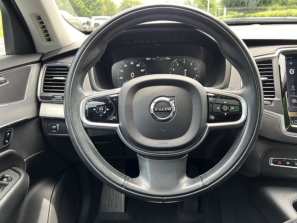 Used 2021 Onyx Black Metallic Volvo Momentum image 13