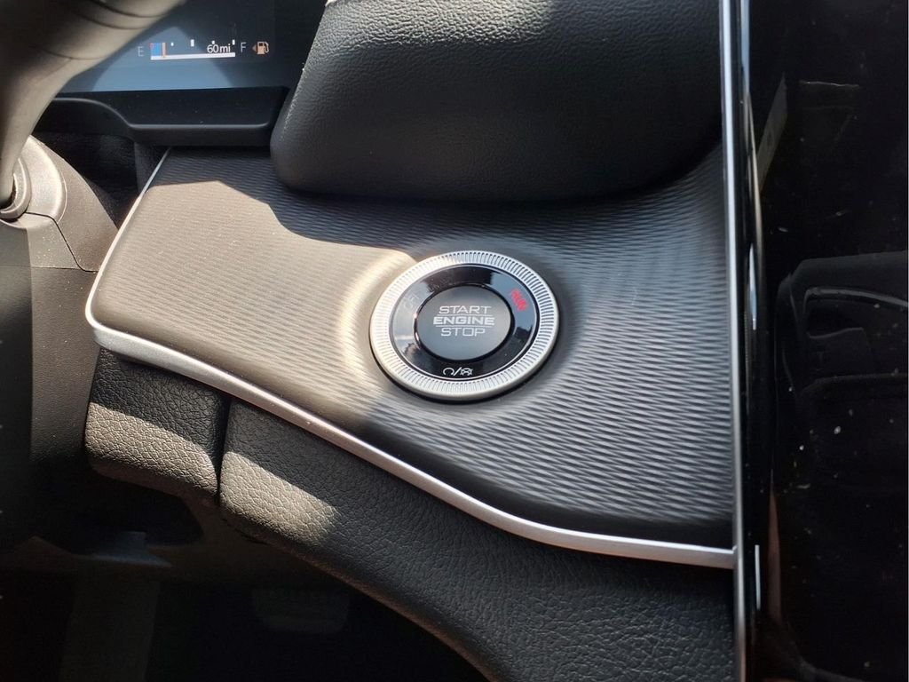 New 2026 Diamond Black Crystal Pearlcoat Jeep Laredo X image 11
