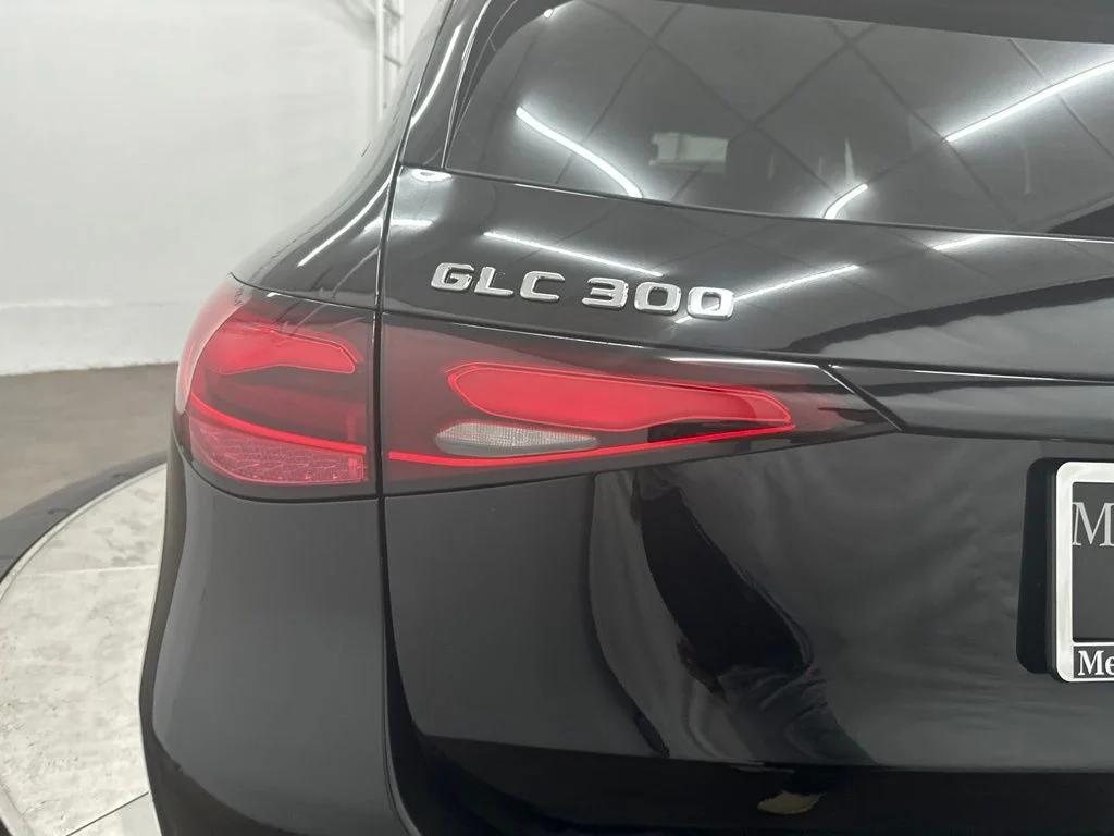 New 2026 Black Mercedes-Benz GLC 300 image 11