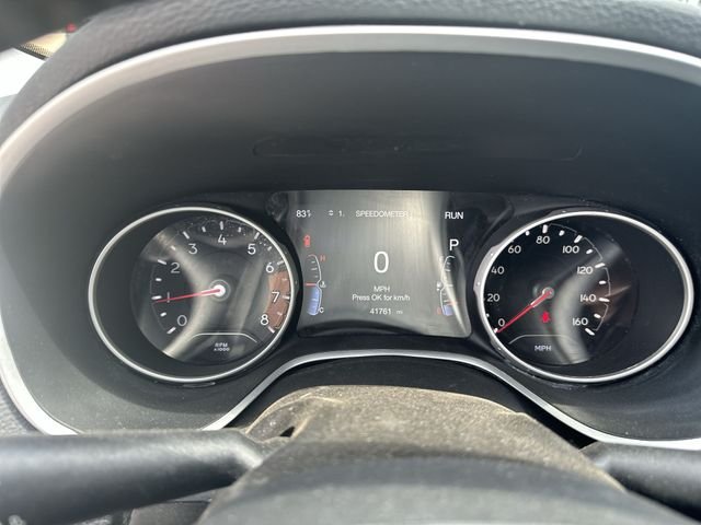 Used 2019 Red Jeep Latitude image 13