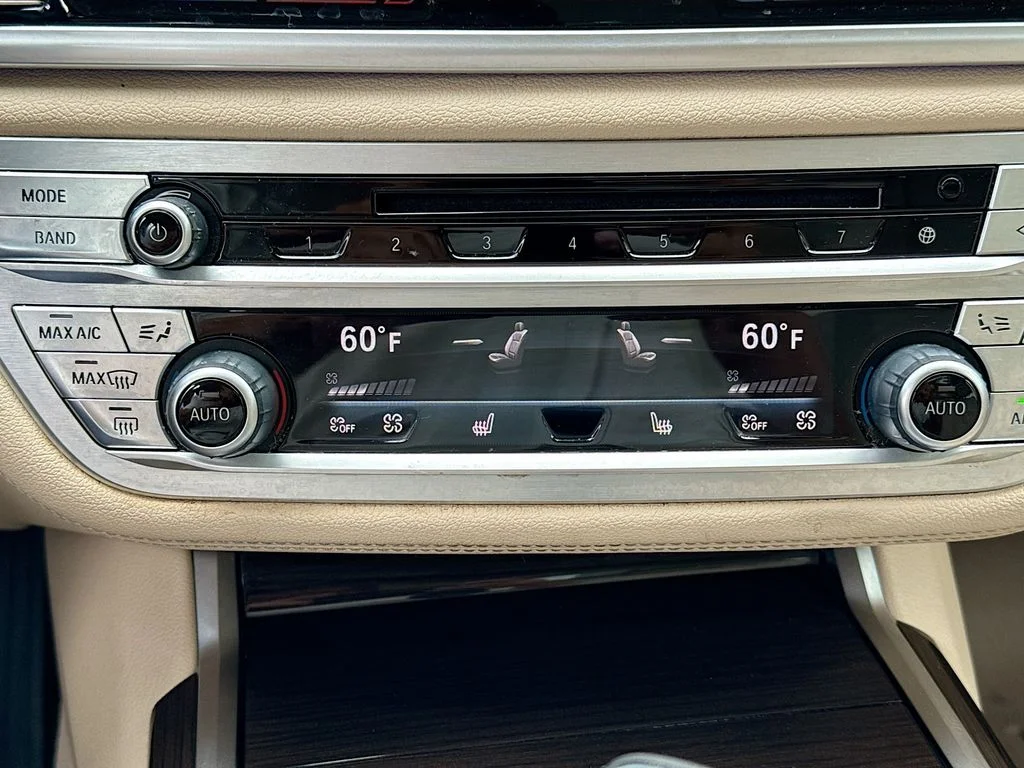 Used 2020 Black BMW 740i image 17