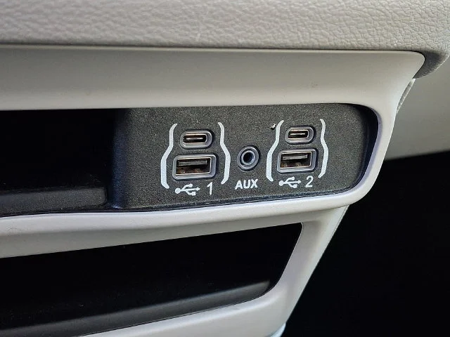 Used 2024 White Chrysler Touring L image 25