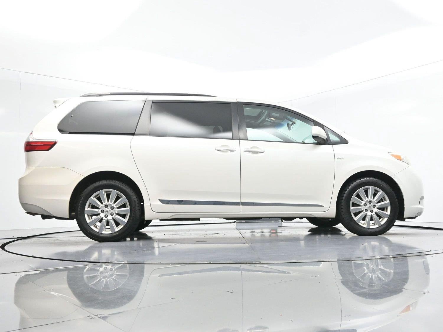 Used 2017 Blizzard Pearl Toyota XLE image 49