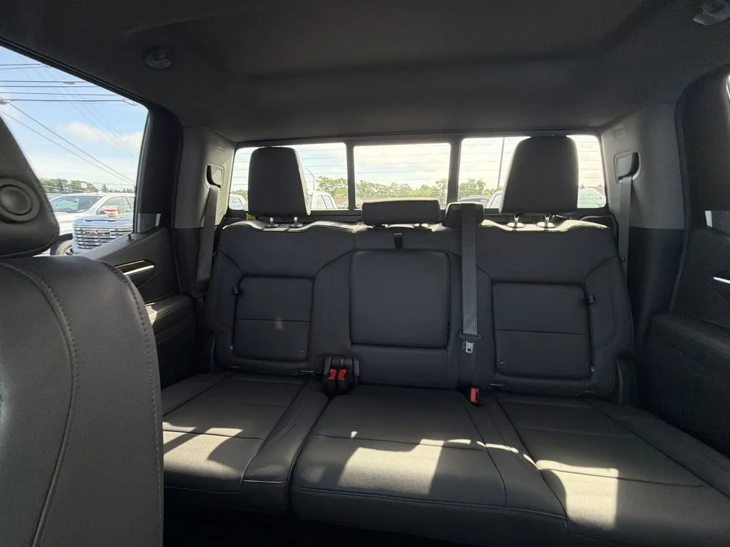 New 2026 Sterling Metallic GMC Elevation image 29
