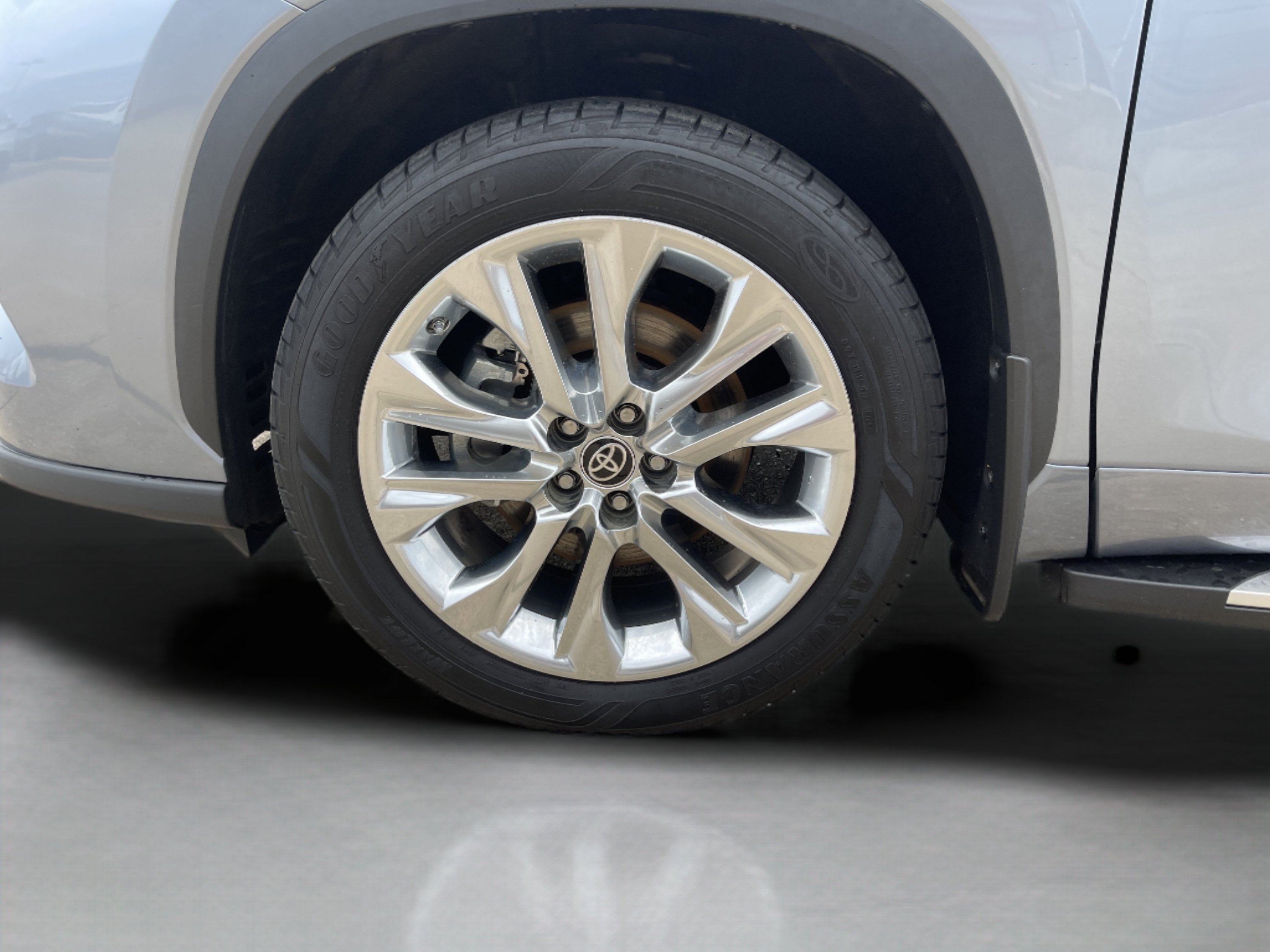 Used 2022 Moon Dust Toyota Limited image 28