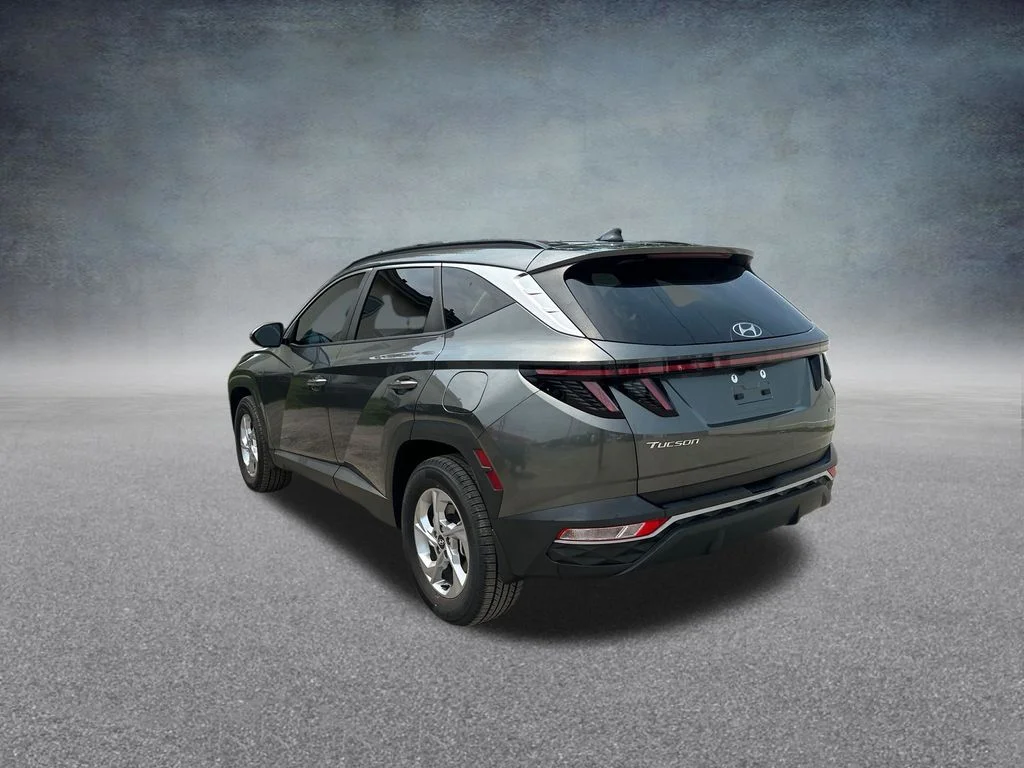 Used 2023 Amazon Gray Hyundai SEL image 3