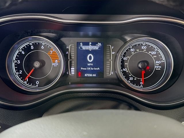 Used 2019 Black Jeep Latitude Plus image 12