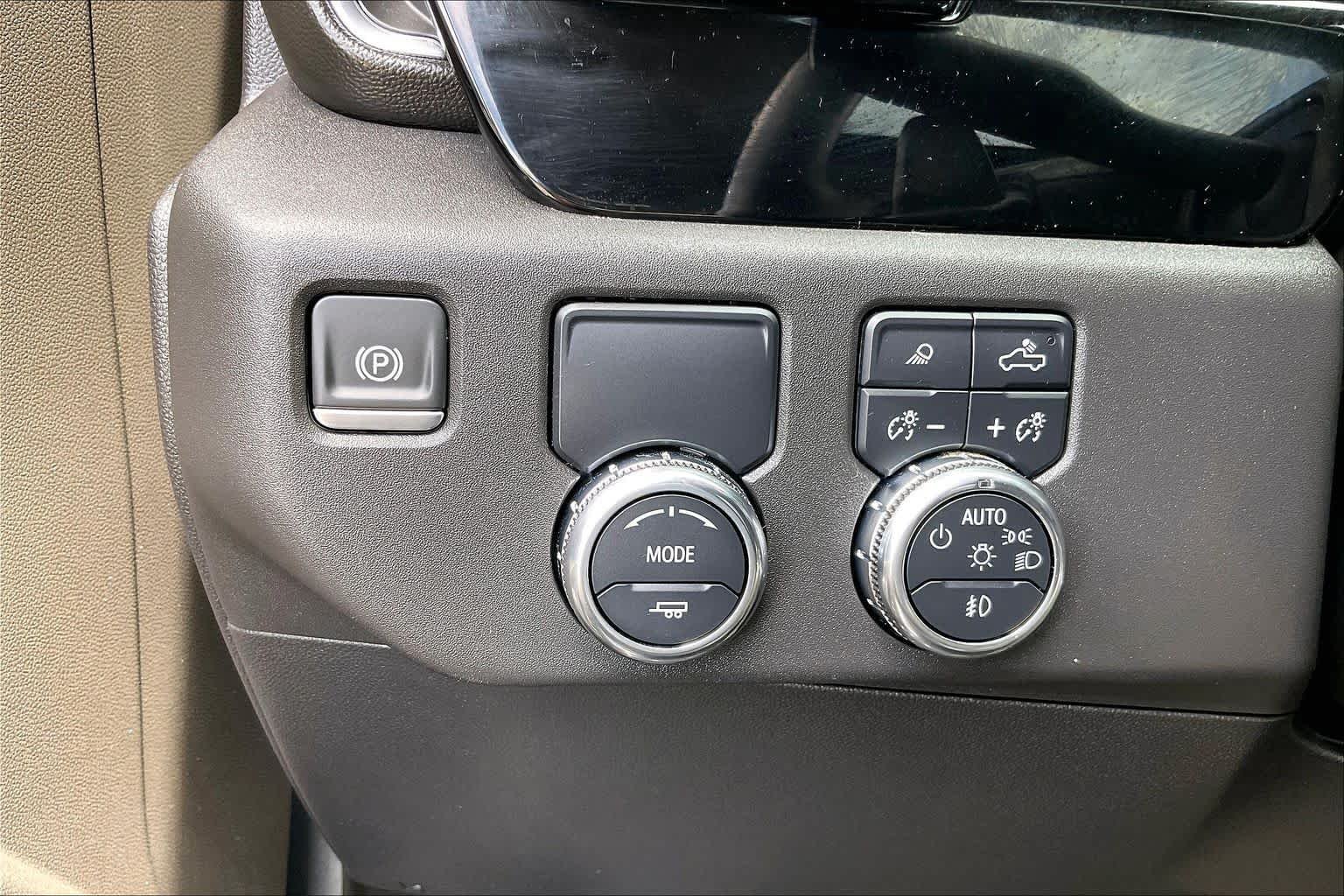 Used 2025 Sterling Metallic GMC SLT image 14