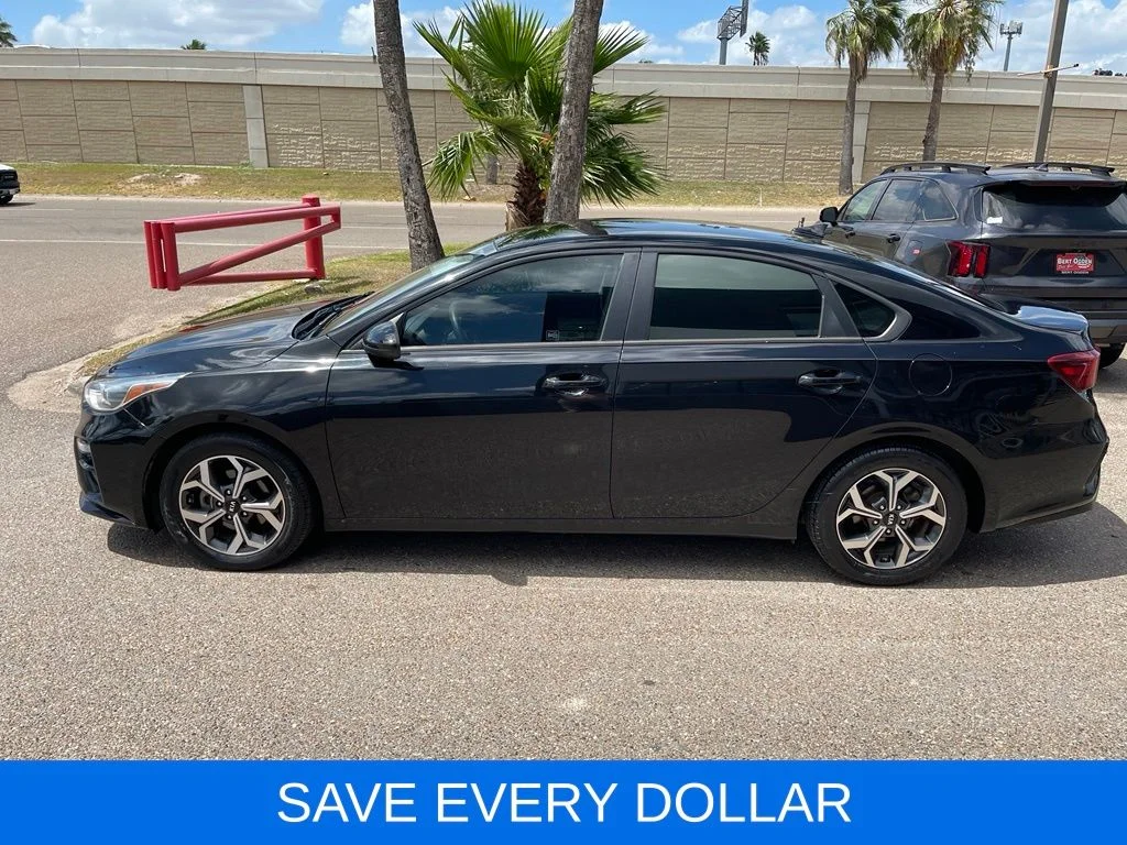 Used 2021 Black Kia LXS image 3