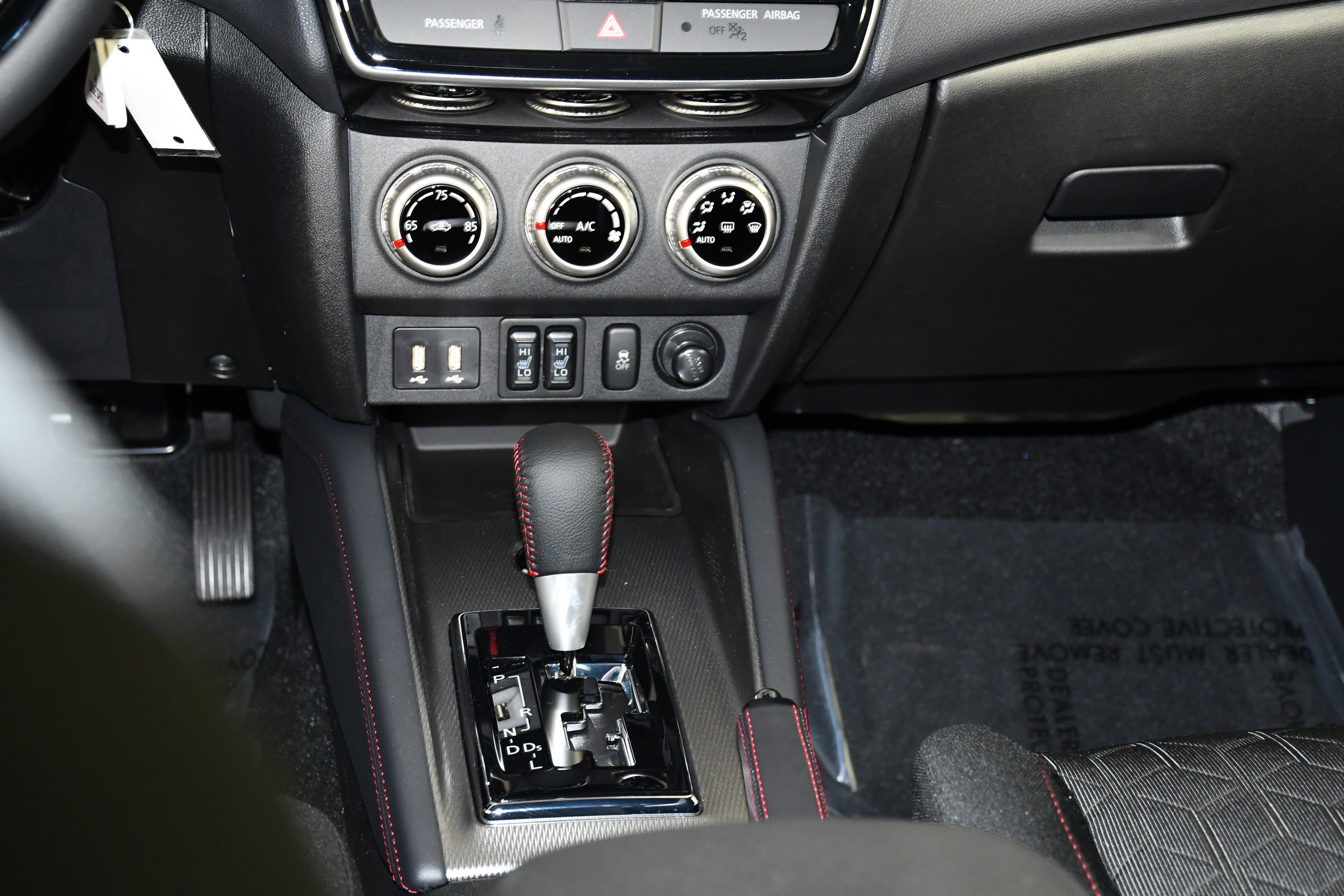 New 2026 White Diamond Mitsubishi Trail Edition image 13