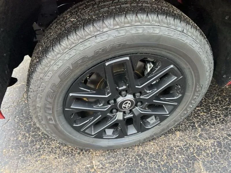 2026 Toyota Tundra Limited - Photo 9