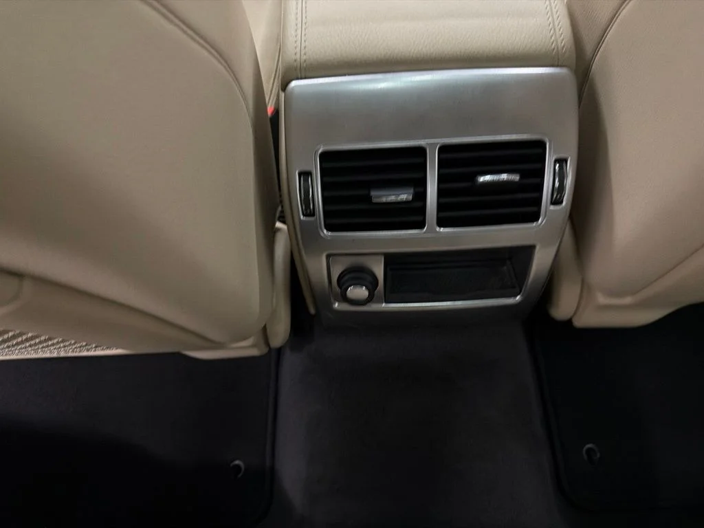 Used 2015  Jaguar 2.0T Premium image 25