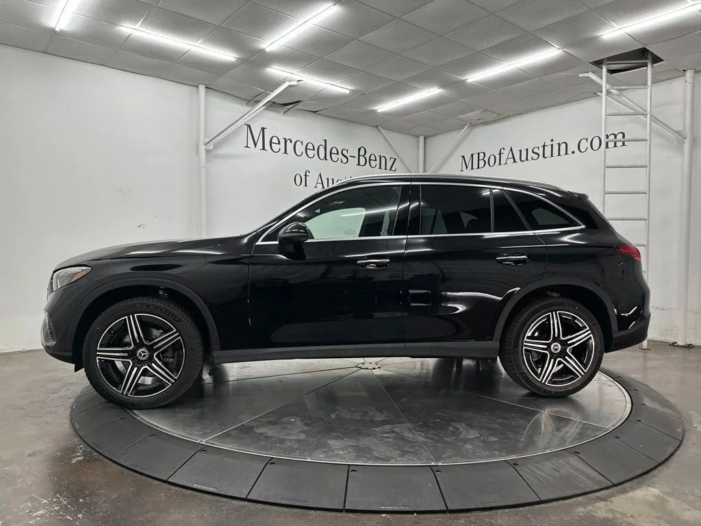 New 2026 Black Mercedes-Benz GLC 300 image 4