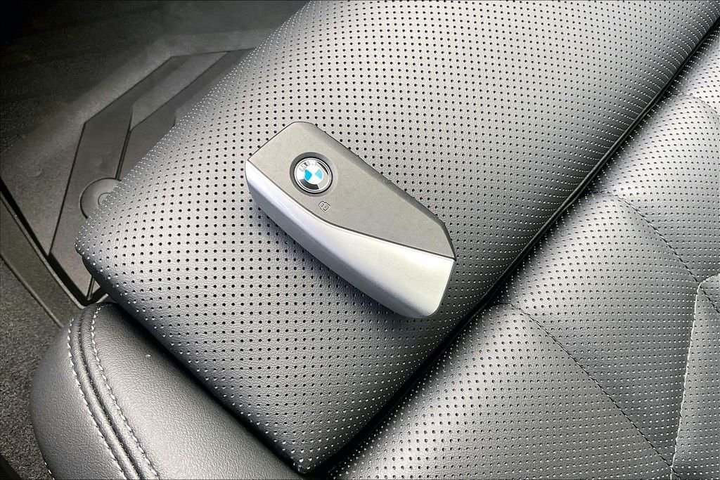 Used 2026 Blue BMW 550e xDrive image 8