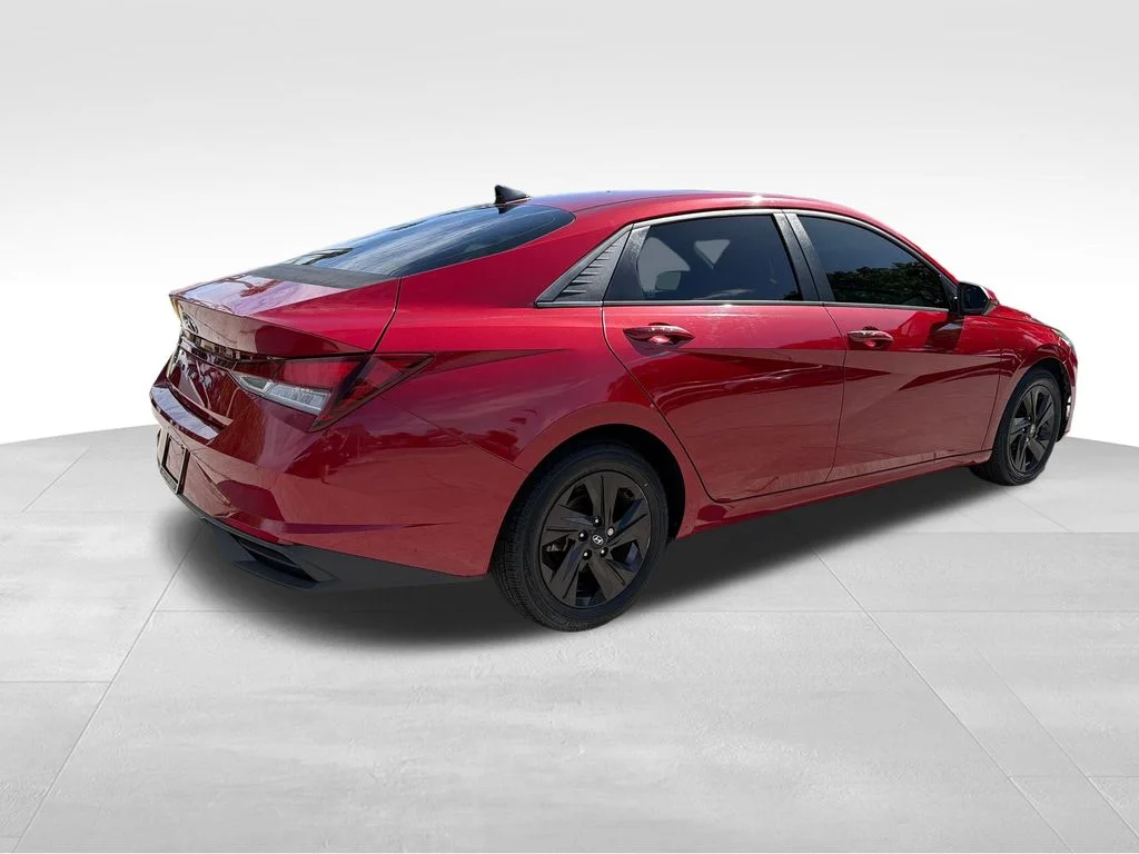 Used 2021 Red Hyundai SEL image 7