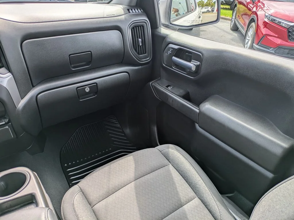 Used 2024 Summit White Chevrolet Custom image 18
