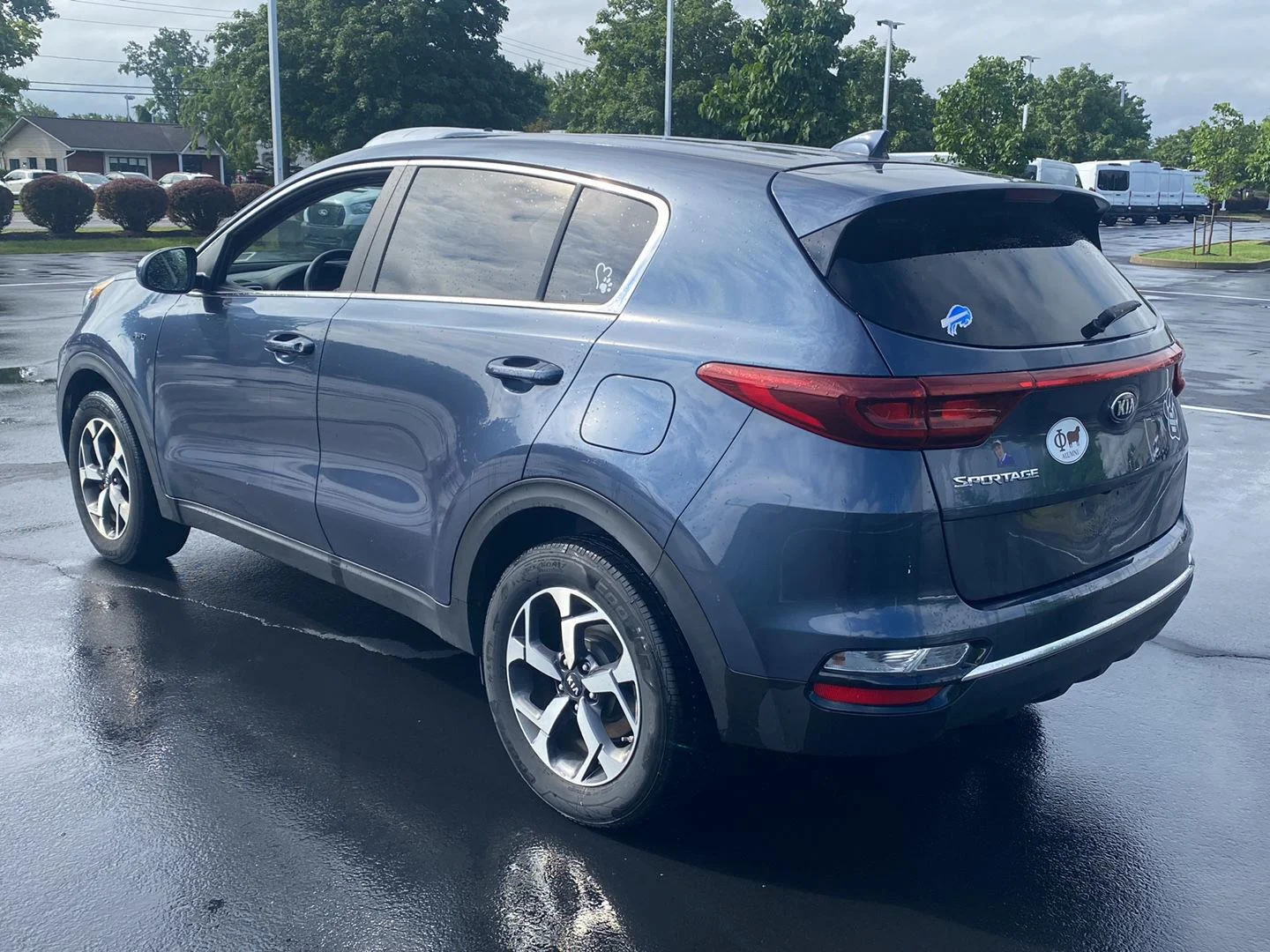 Used 2022 Pacific Blue Kia LX image 8