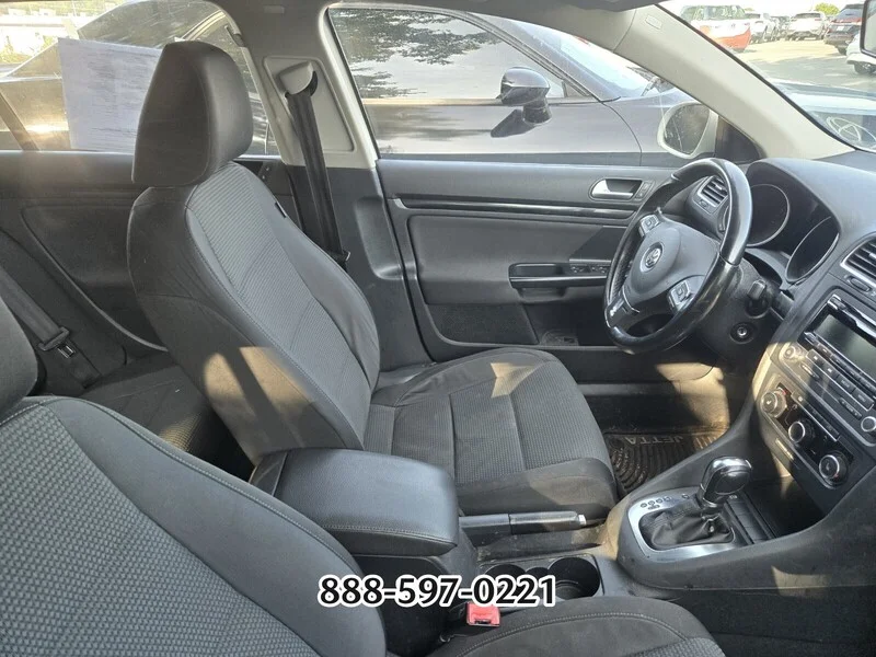 Used 2014 Candy White Volkswagen 2.5L S image 8
