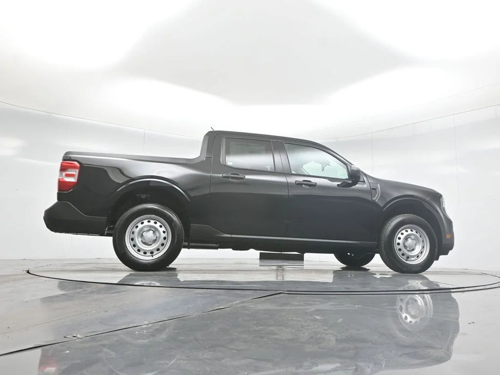 Used 2025 Black Ford XL image 46