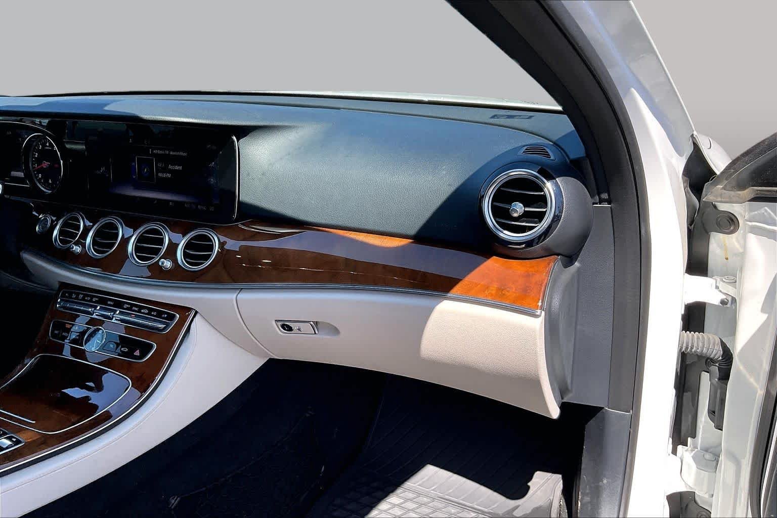 Used 2019 Polar White Mercedes-Benz E 450 image 18