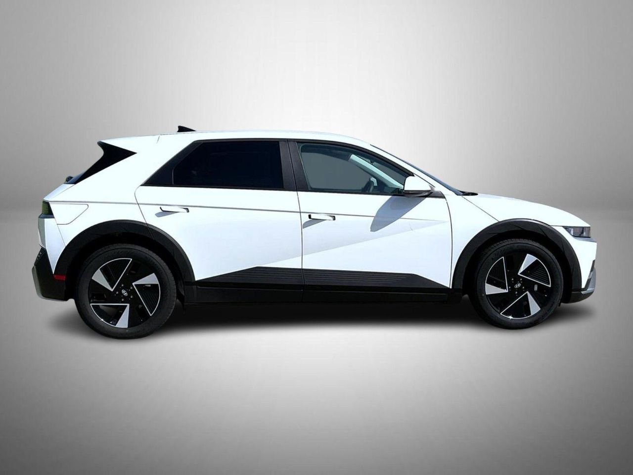 New 2026 White Hyundai SE image 4