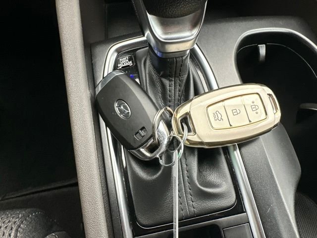 Used 2020 Shimmering Silver Pearl Hyundai SEL image 35