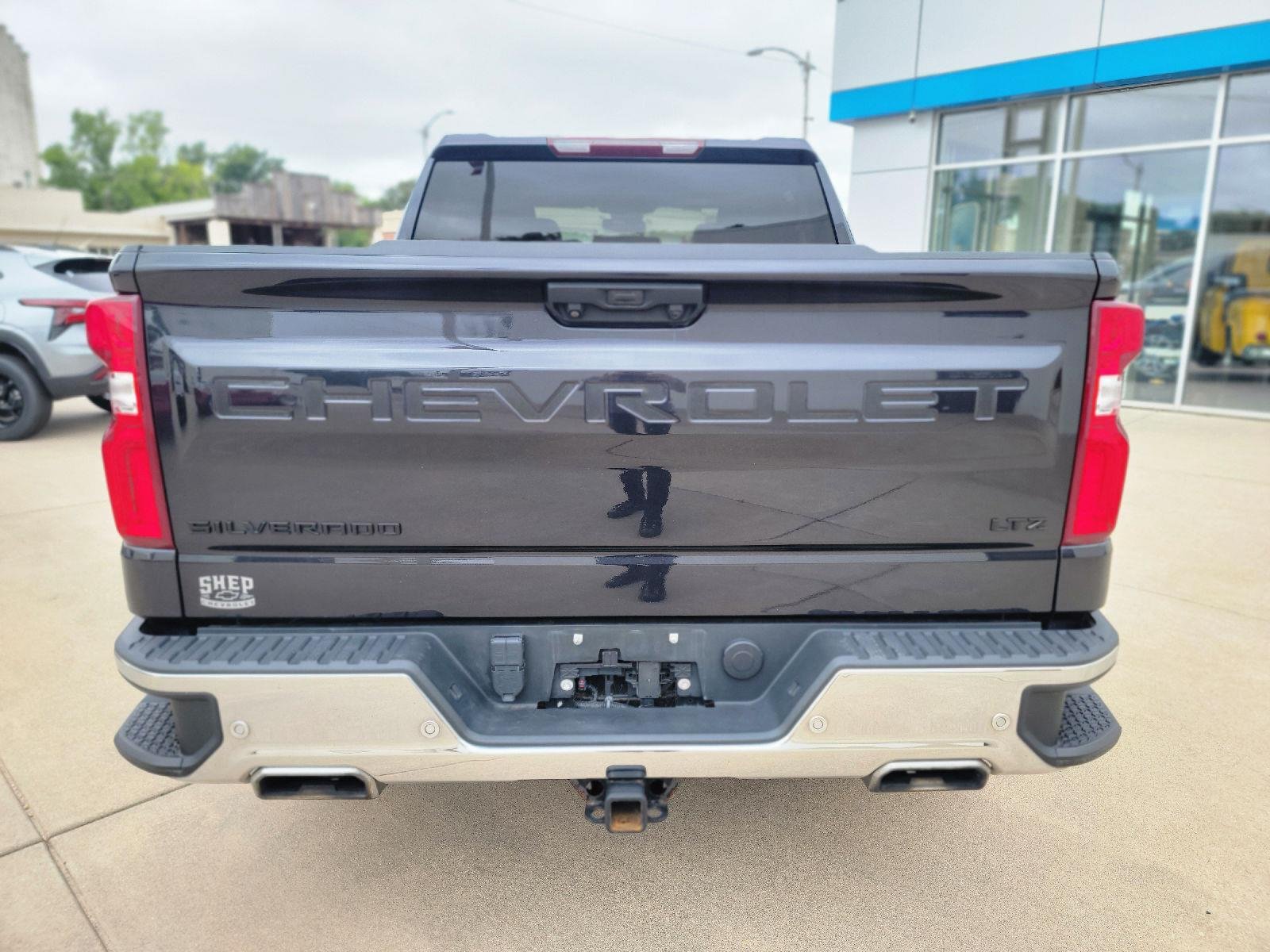Used 2022 Dark Ash Metallic Chevrolet LTZ image 8