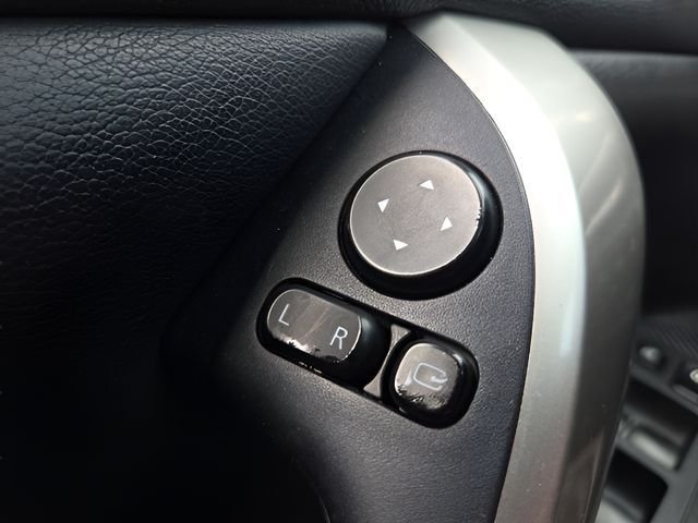 Used 2018  Mitsubishi SEL image 17