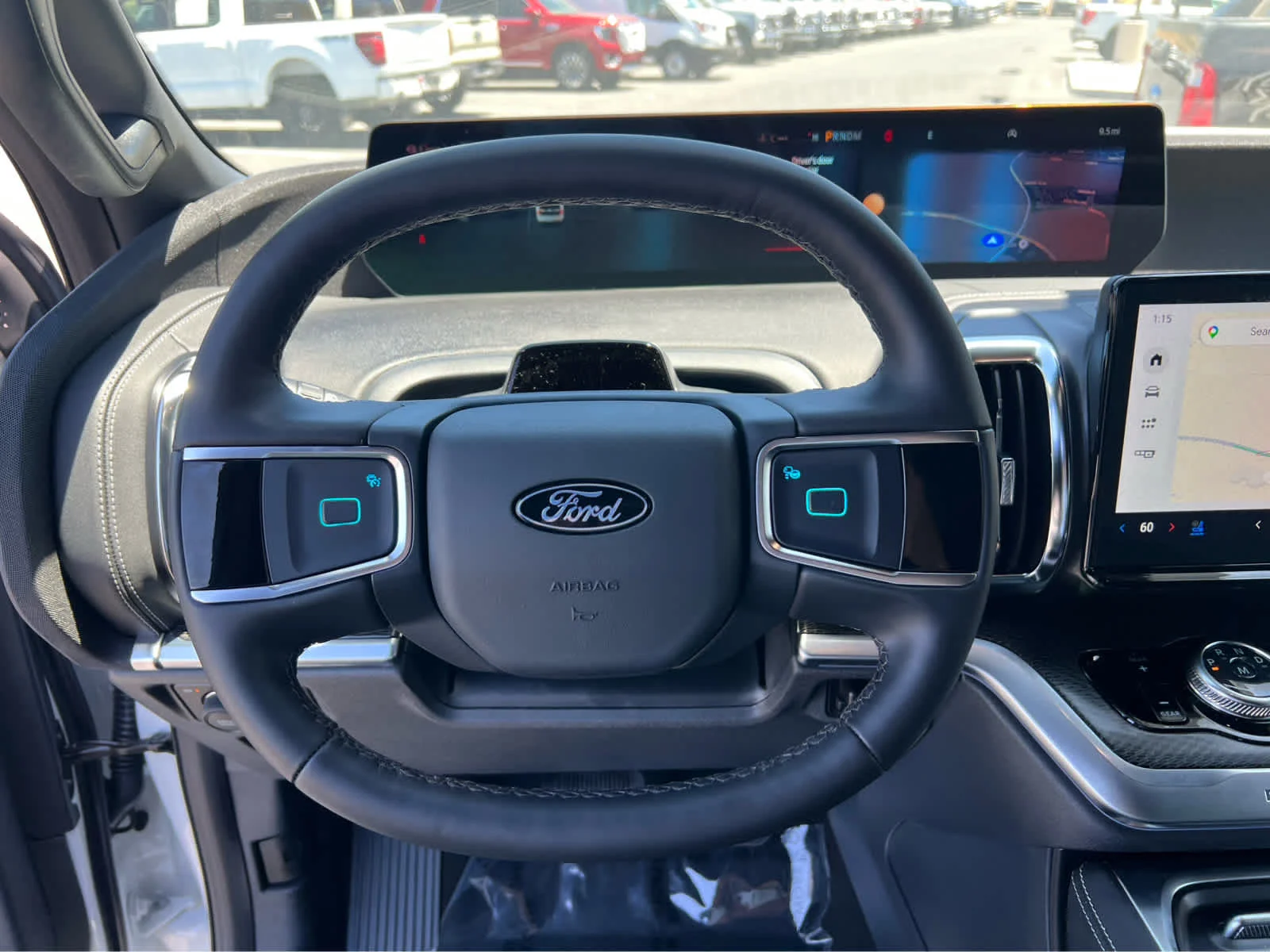 New 2026 Star White Metallic Tri-Coat Ford Platinum® image 36