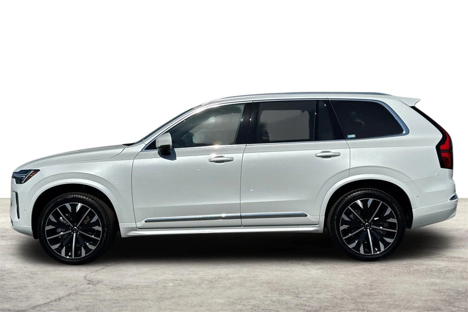 2026 Volvo XC90 Plus - Photo 5