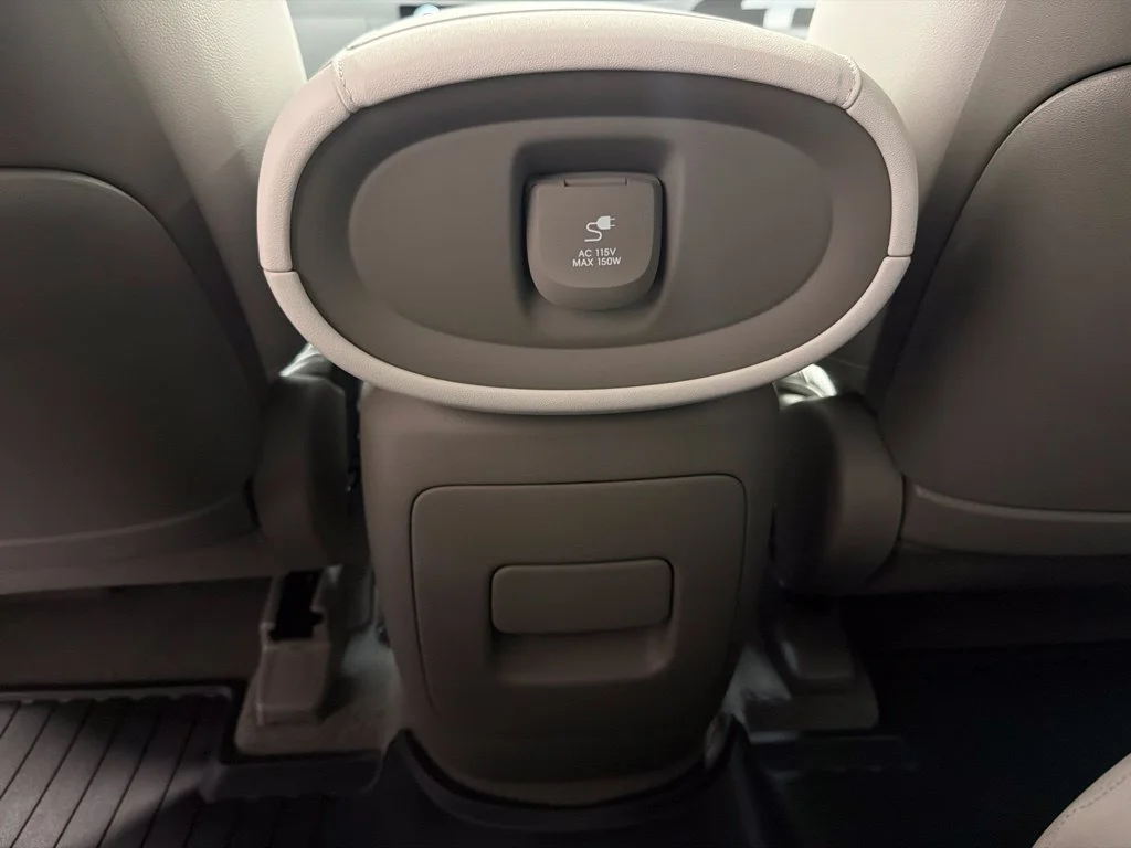 New 2027 Abyss Black Pearl Hyundai Limited image 18