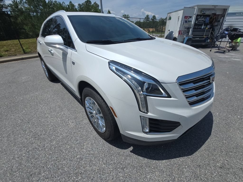Used 2017 CRYSTAL WHITE TRICOAT Cadillac Luxury FWD image 7