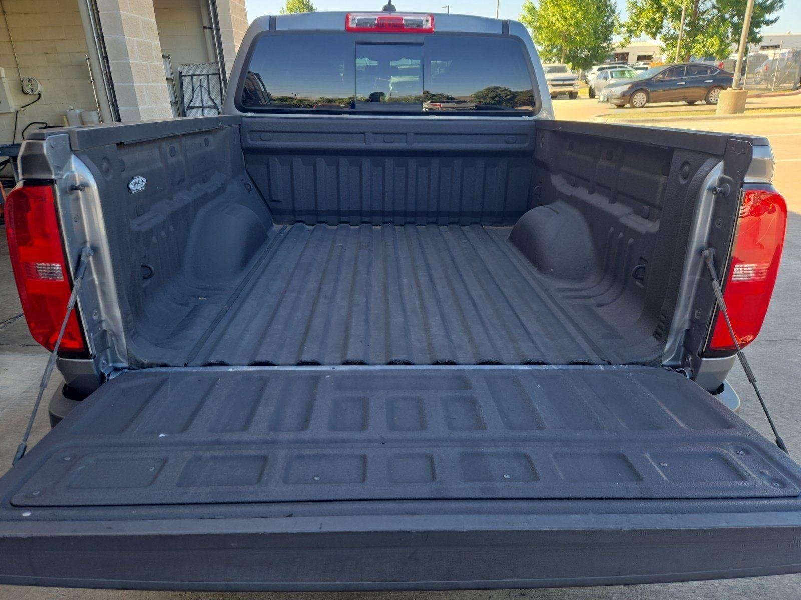 Used 2020 Silver Ice Metallic Chevrolet 4WD Z71 image 25