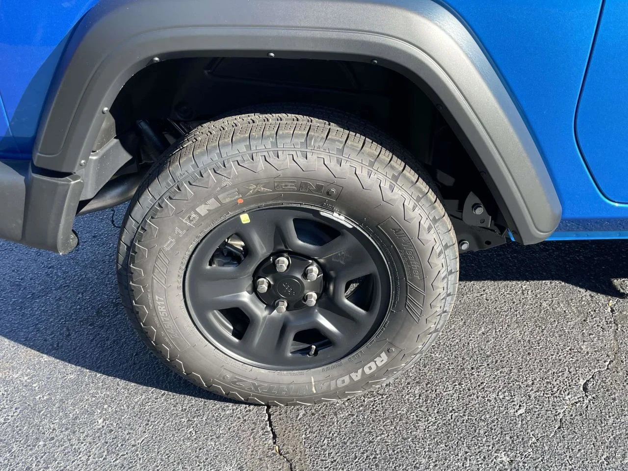 New 2026 Hydro Blue Pearl-Coat Exterior Paint Jeep Sport image 33