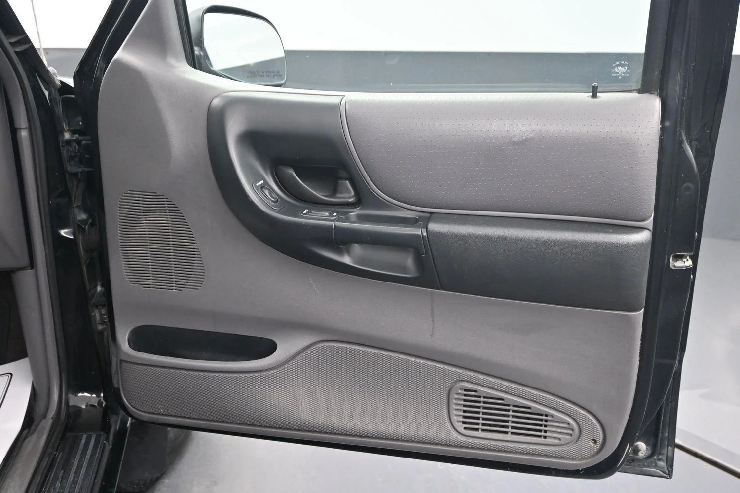 Used 2002  FORD  image 7